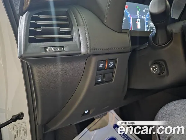 Toyota Alphard 2025 thumb 10