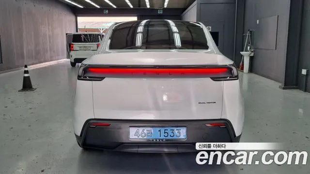 Tesla Model Y 2026 thumb 2