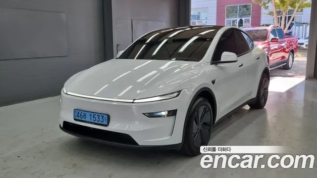 Tesla Model Y 2026 thumb 3