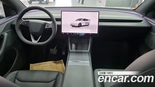 Tesla Model Y 2026 thumb 5