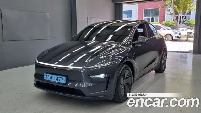 Tesla Model Y 2026 thumb 3