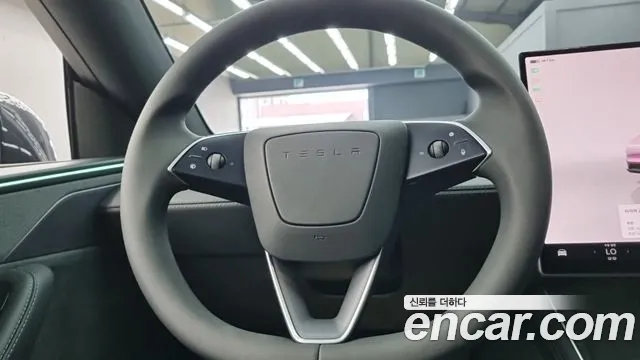 Tesla Model Y 2026 thumb 9
