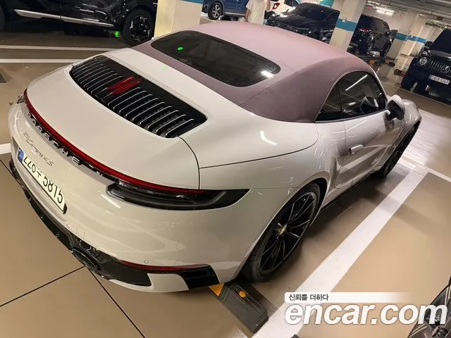 Porsche 911 2020 thumb 5