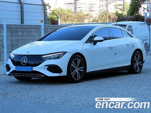 Mercedes-Benz EQE 2023 thumb 11