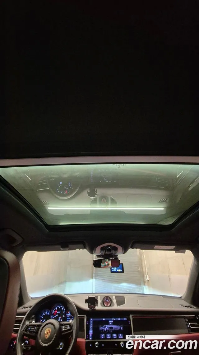 Porsche Macan 2023 thumb 5
