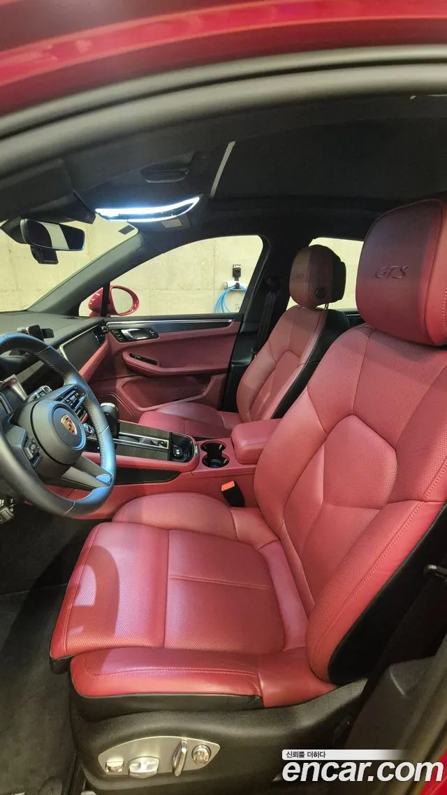 Porsche Macan 2023 thumb 9