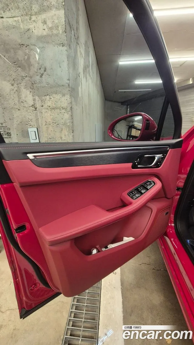 Porsche Macan 2023 thumb 10
