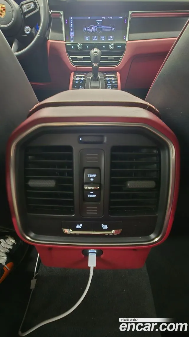 Porsche Macan 2023 thumb 11