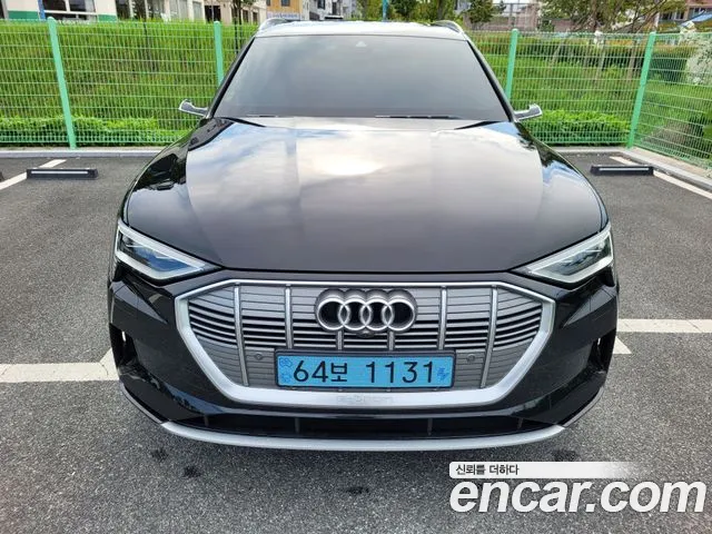 Audi e-tron 2020 thumb 3