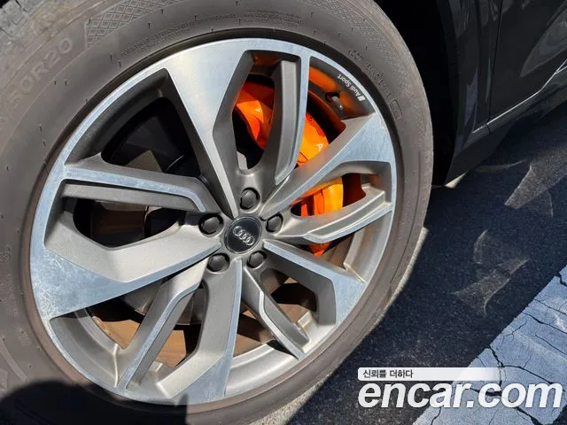 Audi e-tron 2020 thumb 5