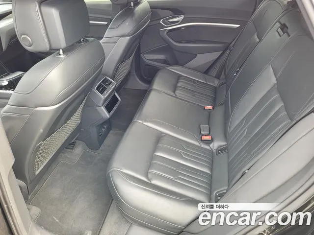 Audi e-tron 2020 thumb 10