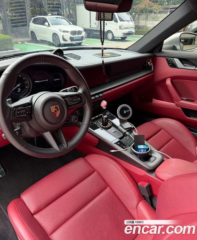 Porsche 911 2020 thumb 3