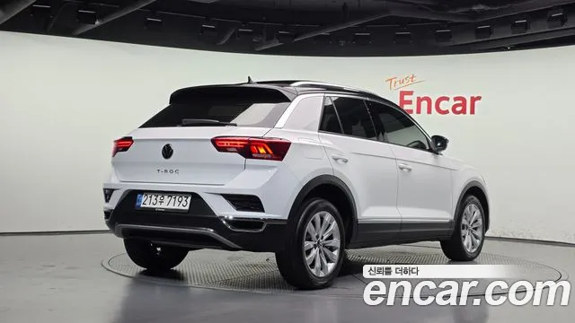 Volkswagen T-Roc 2022 thumb 2