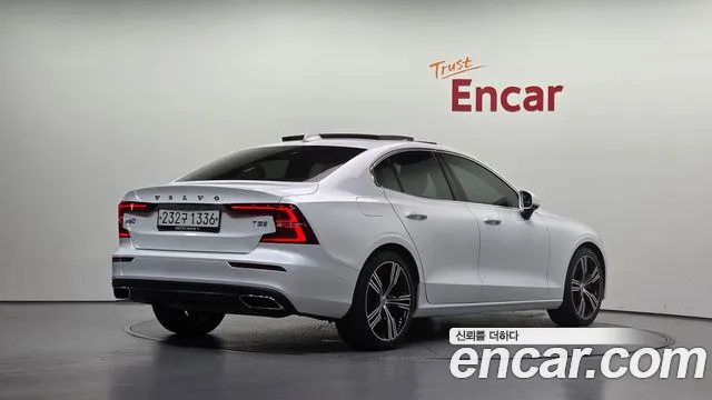 Volvo S60 2019 thumb 2