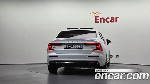 Volvo S60 2019 thumb 4