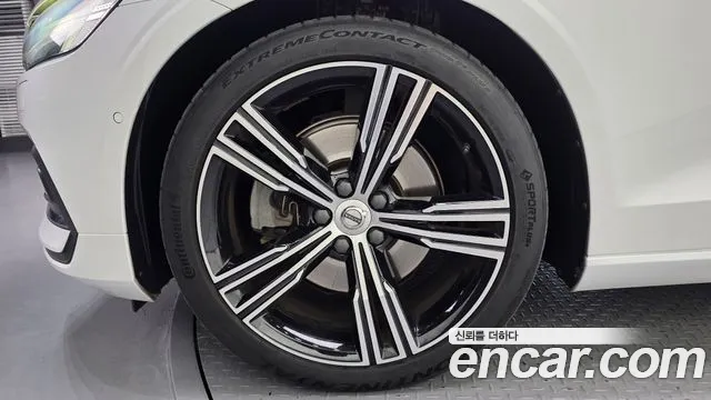 Volvo S60 2019 thumb 5