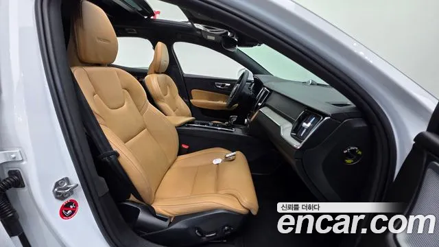 Volvo S60 2019 thumb 10