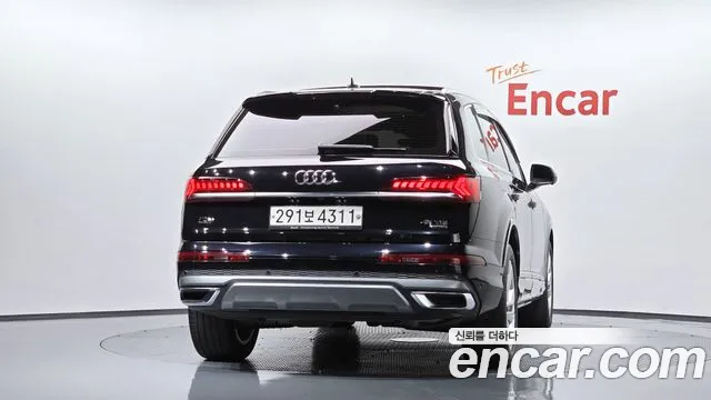 Audi Q7 2020 thumb 3