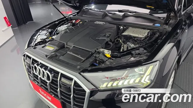 Audi Q7 2020 thumb 5