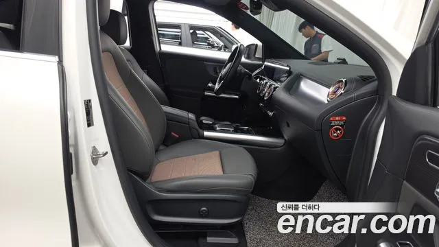 Mercedes-Benz EQA 2021 thumb 11