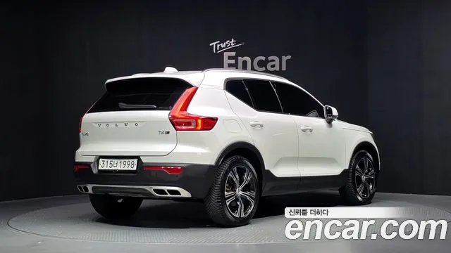 Volvo XC40 2020 thumb 2
