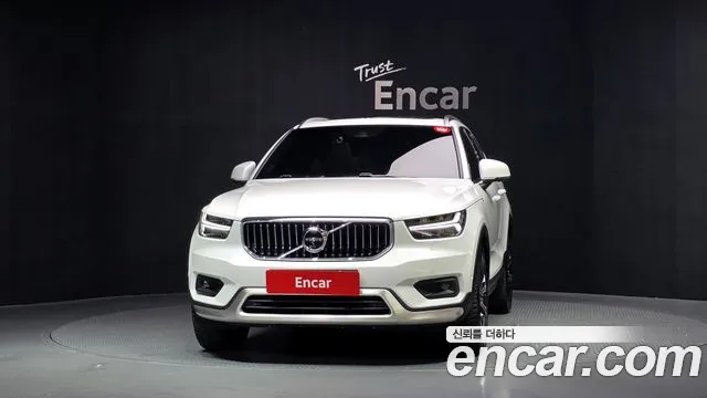 Volvo XC40 2020 thumb 3