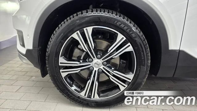 Volvo XC40 2020 thumb 5