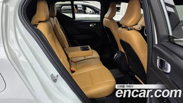 Volvo XC40 2020 thumb 12