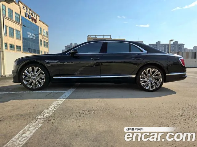 Bentley Flying Spur 2025 thumb 3