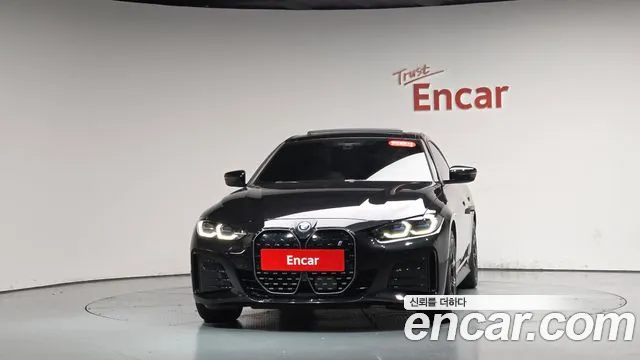 BMW i4 2023 thumb 2
