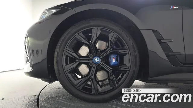 BMW i4 2023 thumb 4