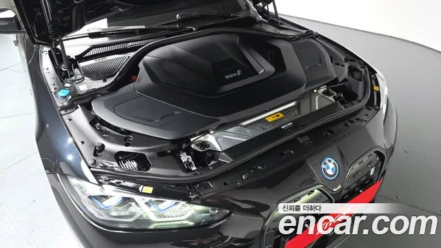 BMW i4 2023 thumb 5