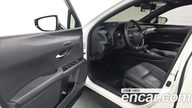 Lexus UX 2019 thumb 9