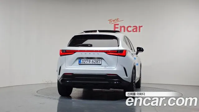 Lexus NX 2025 thumb 4