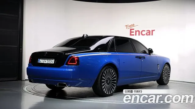 Rolls-Royce Ghost 2019 thumb 2
