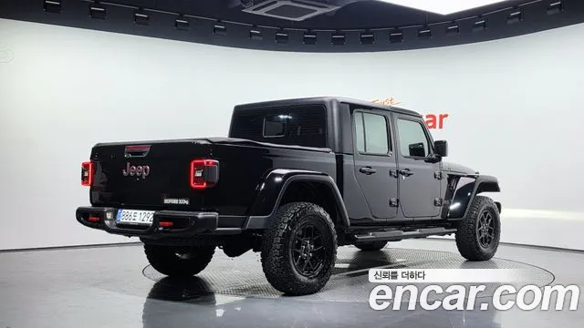 Jeep Gladiator 2025 thumb 2