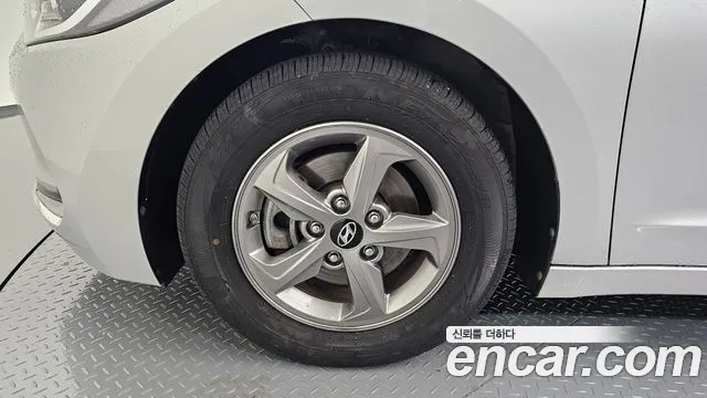 Hyundai Avante 2016 thumb 5