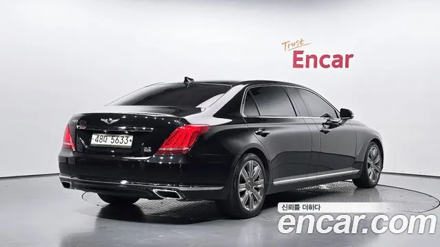 Genesis G90 2017 thumb 2