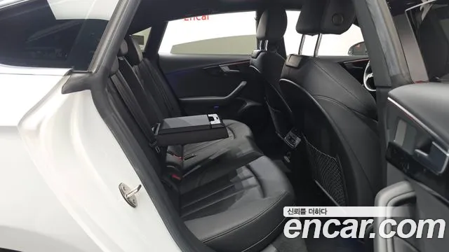 Audi A5 2019 thumb 11