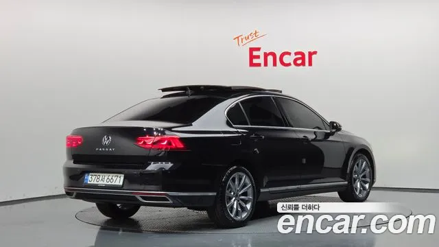 Volkswagen Passat (North America and China) 2022 thumb 2