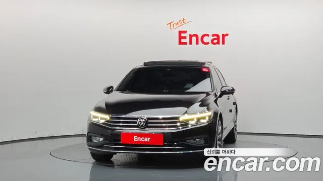 Volkswagen Passat (North America and China) 2022 thumb 3