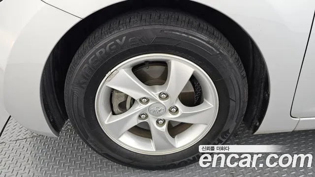 Hyundai Avante 2013 thumb 5