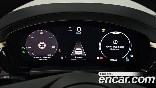 Porsche Macan 2025 thumb 8