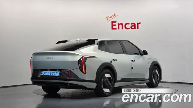 Kia EV4 2026 thumb 2