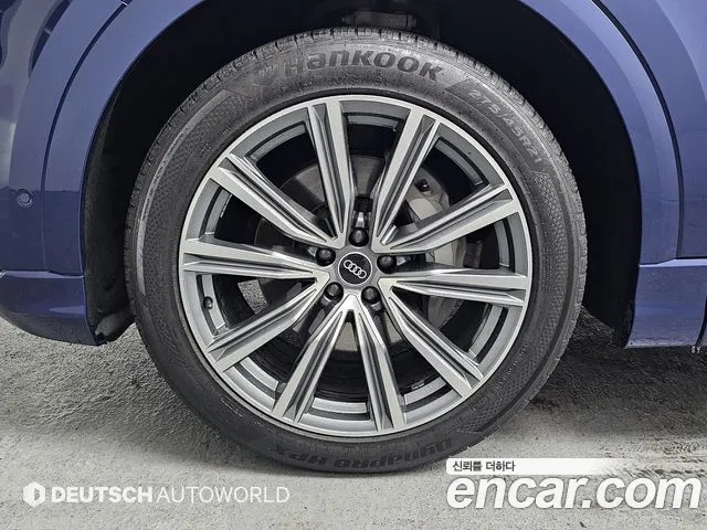 Audi Q8 2021 thumb 5