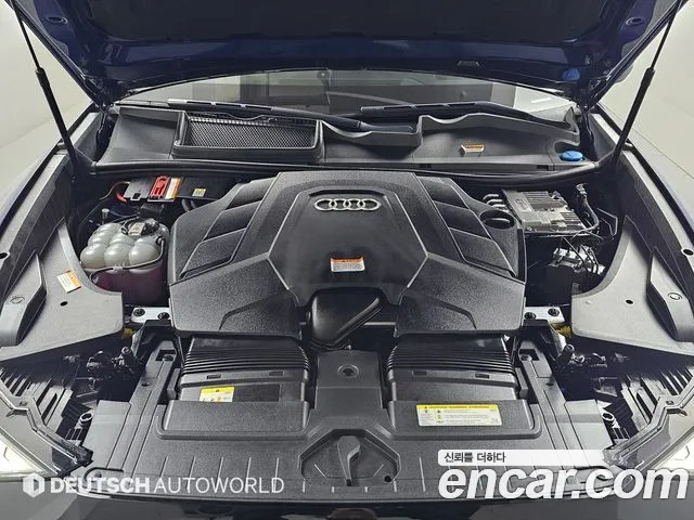 Audi Q8 2021 thumb 6