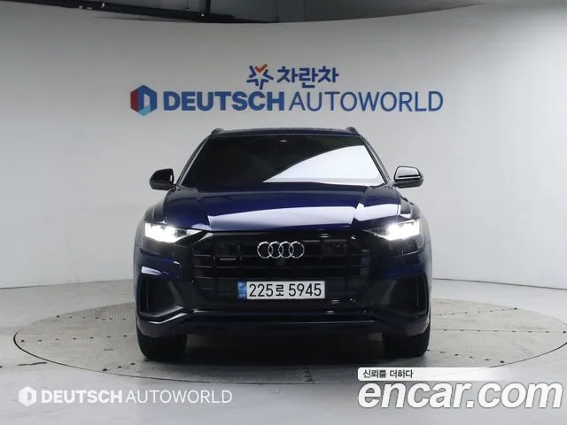 Audi Q8 2021 thumb 11