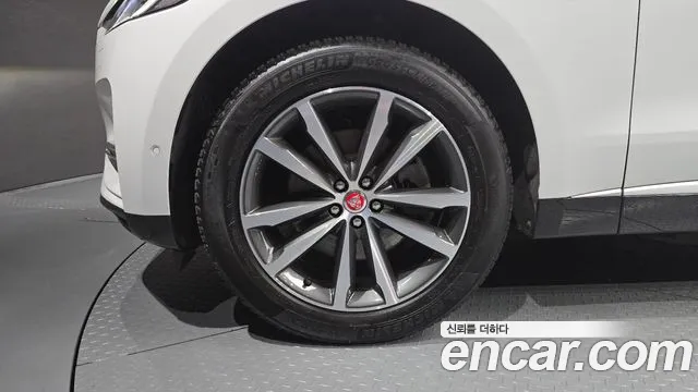 Jaguar F-Pace 2021 thumb 5