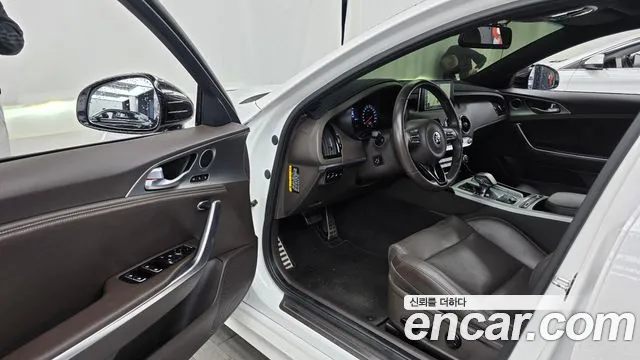 Kia Stinger 2019 thumb 10