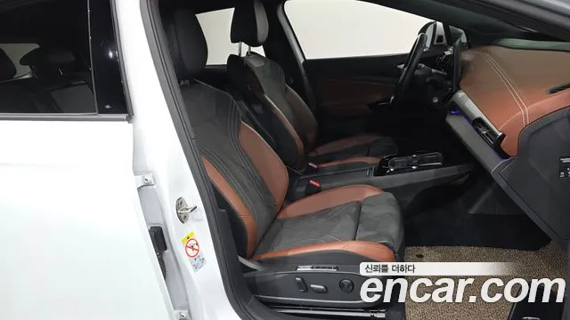 Volkswagen ID.4 2023 thumb 10